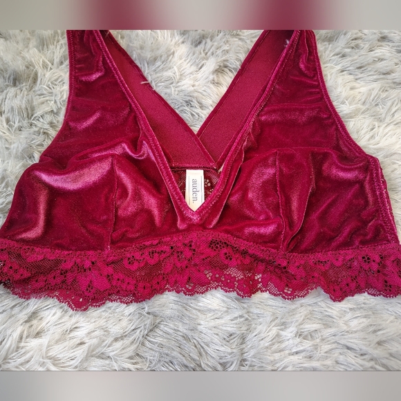 Auden Women's Medium Velvet Plunge Unlined Wireless Bralette Berry Red - Picture 2 of 14
